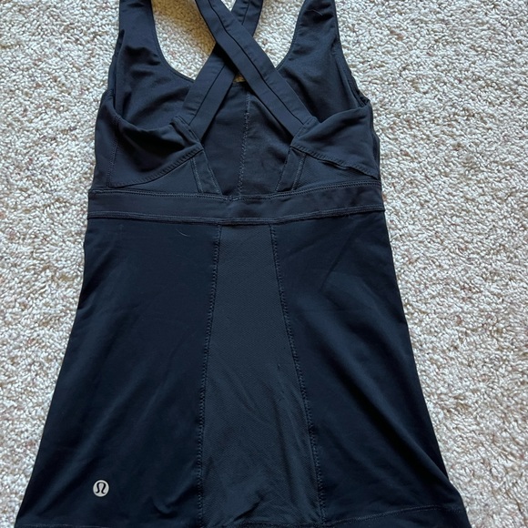 Lululemon black tank Sz 4 - Picture 2 of 2